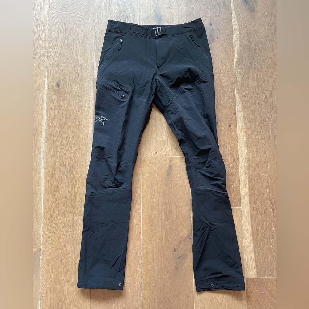 Arc’teryx Sigma FL pants Men’s Size: Small (Tall/Long).